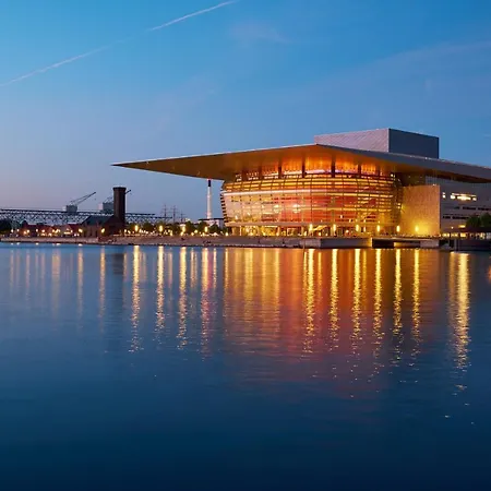 Lovely 3br Manor 5 Min From Tivoli Gardens Apartman Koppenhága