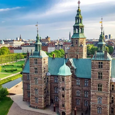 Lovely 3br Manor 5 Min From Tivoli Gardens * Koppenhága