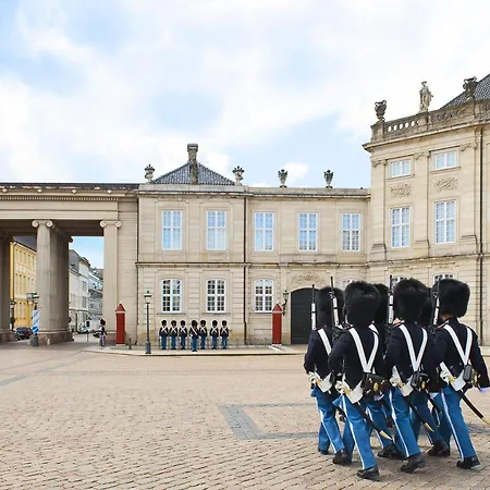 Lovely 3br Manor 5 Min From Tivoli Gardens Koppenhága