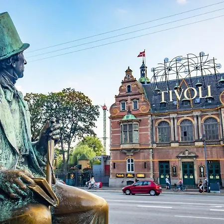 Lovely 3br Manor 5 Min From Tivoli Gardens * Koppenhága