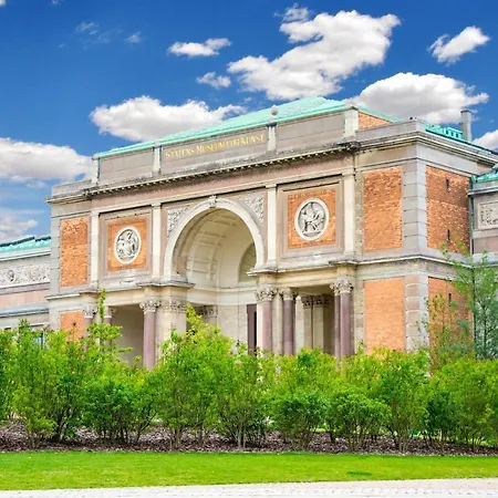 Apartman Lovely 3br Manor 5 Min From Tivoli Gardens *