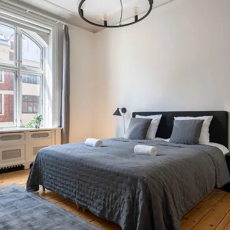 Lovely 3br Manor 5 Min From Tivoli Gardens * Koppenhága