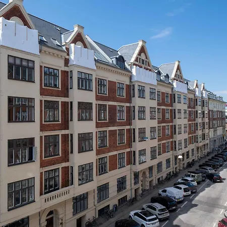 Lovely 3br Manor 5 Min From Tivoli Gardens