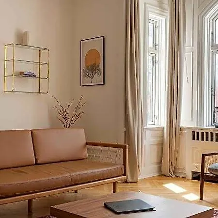 Lovely 3br Manor 5 Min From Tivoli Gardens
