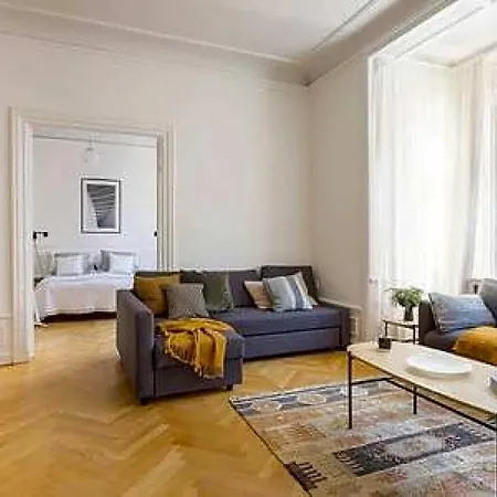 Lovely 3br Manor 5 Min From Tivoli Gardens Lejlighed