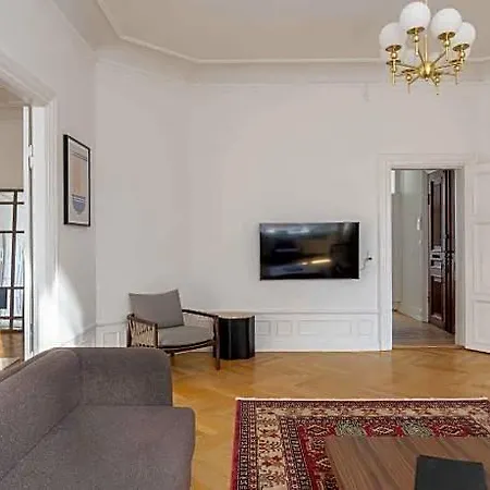 Lovely 3br Manor 5 Min From Tivoli Gardens Appartamento Copenaghen