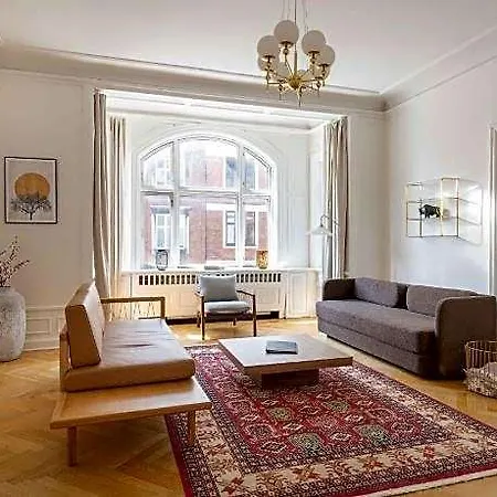Lovely 3br Manor 5 Min From Tivoli Gardens *