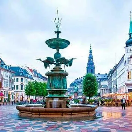 Lovely 3br Manor 5 Min From Tivoli Gardens Copenaghen