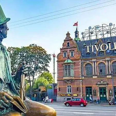 Lovely 3br Manor 5 Min From Tivoli Gardens Copenaghen