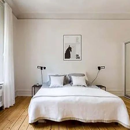 Appartamento Lovely 3br Manor 5 Min From Tivoli Gardens Copenaghen