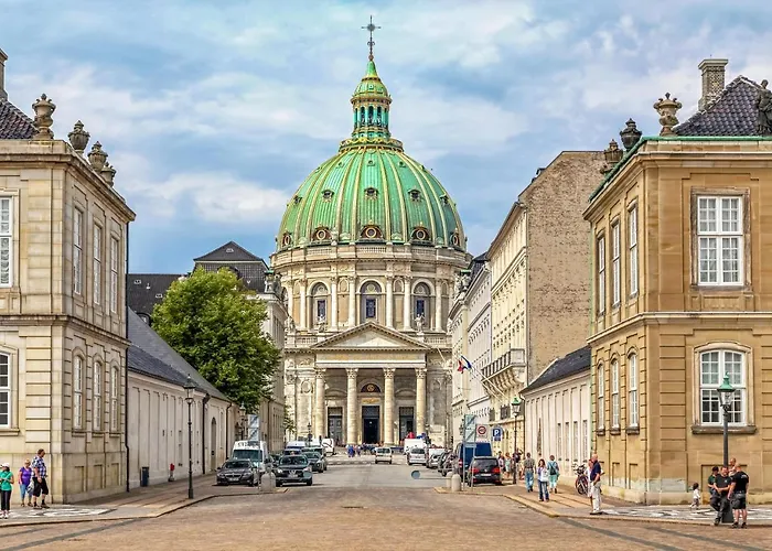 Lovely 3br Manor 5 Min From Tivoli Gardens Apartmán