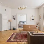 Apartament Lovely 3br Manor 5 Min From Tivoli Gardens