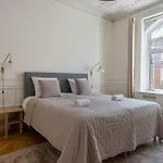Apartament Lovely 3br Manor 5 Min From Tivoli Gardens *