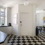 Lovely 3br Manor 5 Min From Tivoli Gardens