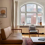Apartament Lovely 3br Manor 5 Min From Tivoli Gardens *