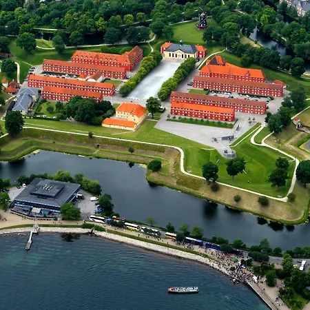 Lovely 3br Manor 5 Min From Tivoli Gardens * Copenhagen