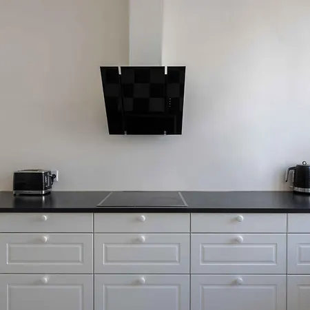 Apartament Lovely 3br Manor 5 Min From Tivoli Gardens Kopenhaga