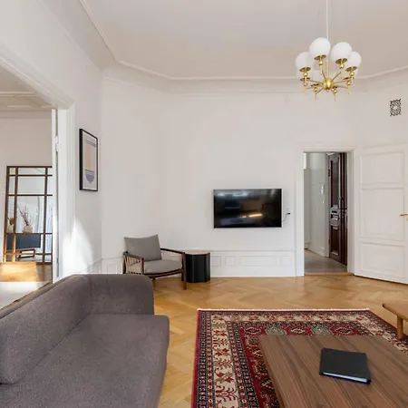 Apartament Lovely 3br Manor 5 Min From Tivoli Gardens