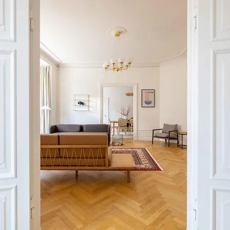 شقة Lovely 3br Manor 5 Min From Tivoli Gardens كوبنهاجن