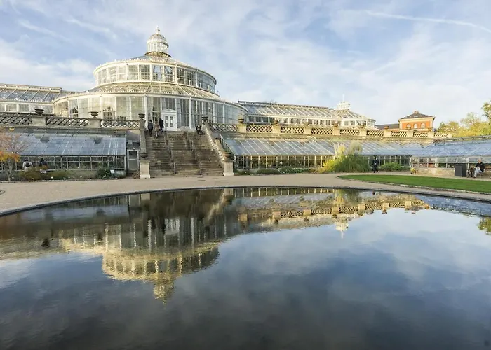 Apartamento Lovely 3br Manor 5 Min From Tivoli Gardens Copenhague