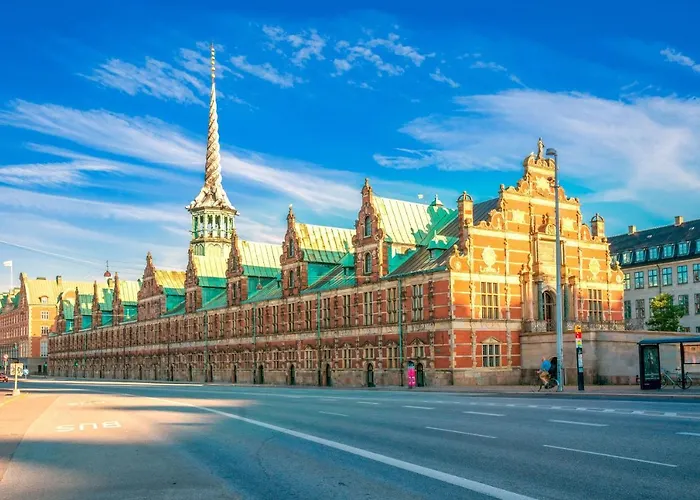 Lovely 3br Manor 5 Min From Tivoli Gardens *